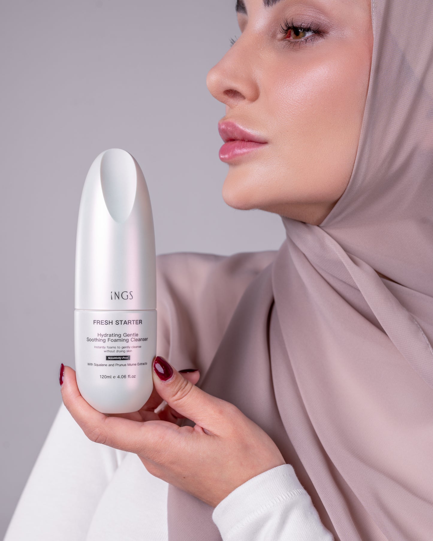 منظف ​​رغوي لطيف ومرطب ومهدئ
